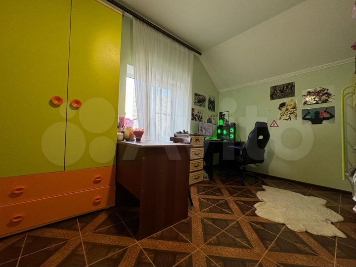 Дом 186 м² на участке 5 сот.