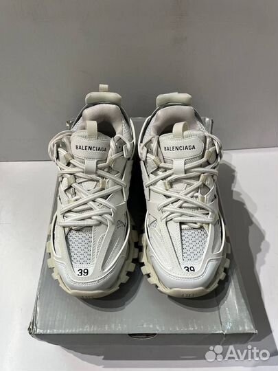 Balenciaga track