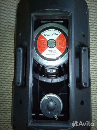 Акустическая система Behringer B212A