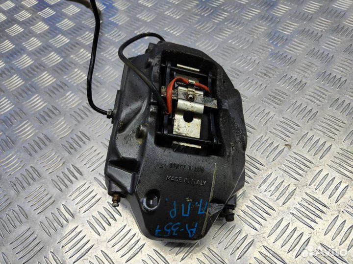 Суппорт передний правый Volkswagen Touareg 3.6 BHK