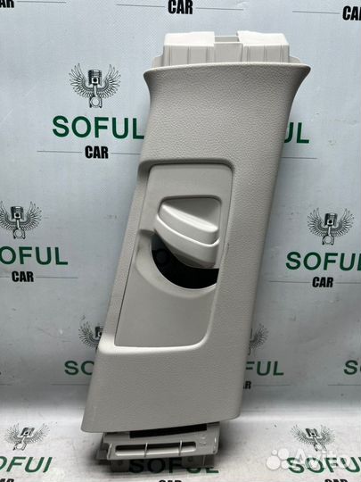 Обшивка центральной стойки салона правая Toyota