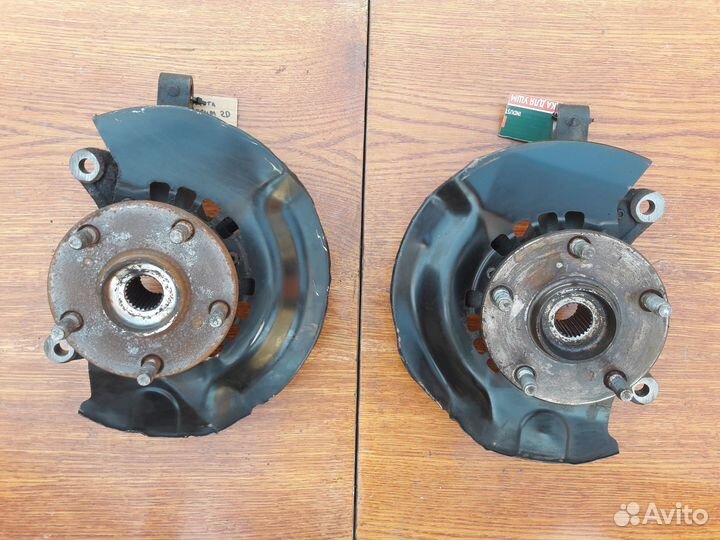 Поворотный кулак Toyota Ipsum 20