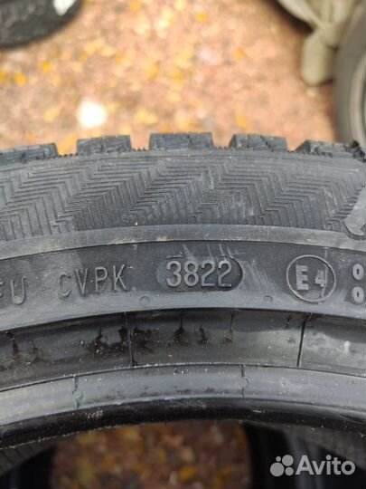 Gislaved Nord Frost 200 ID 235/45 R18 98T