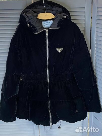 Пуховик женский Prada