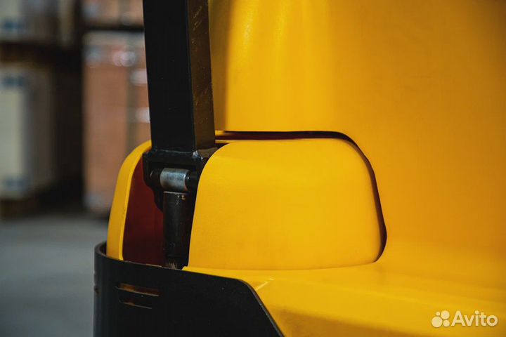 Штабелер самоходный 1,5 т