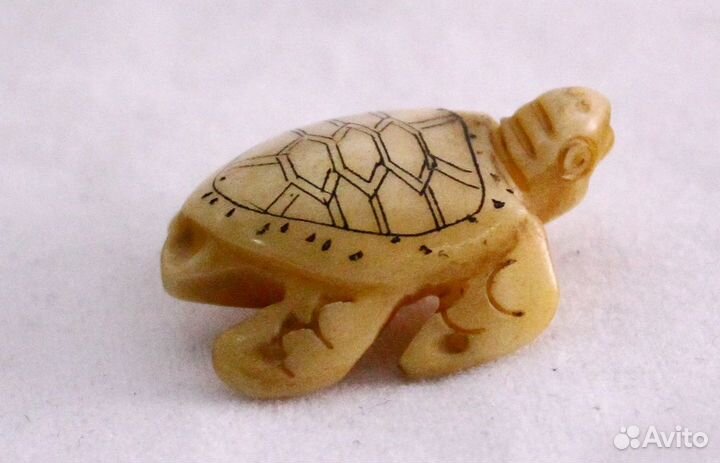 Черепаха - Нэцкэ из Кости резная Подвеска ru*47-2a