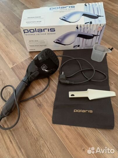 Отпариватель для одежды Polaris