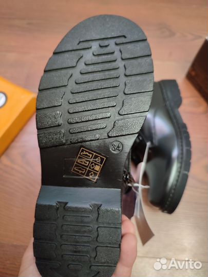 Ботинки демисезонные для девочки 34 новые