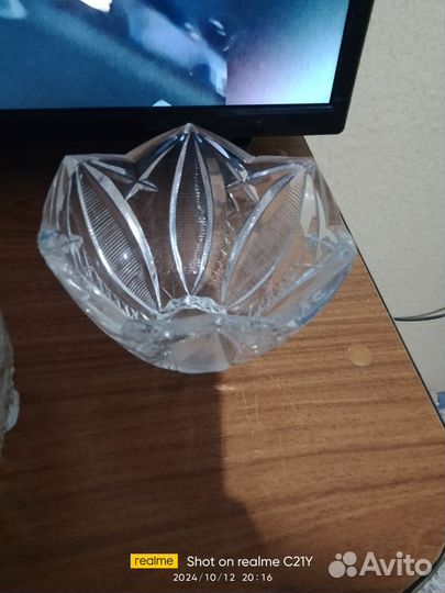 Хрустальная ваза