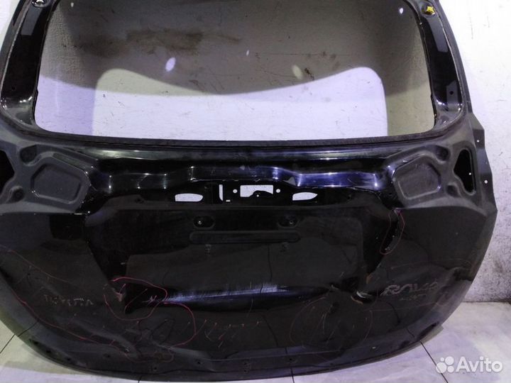 Дверь багажника Тойота