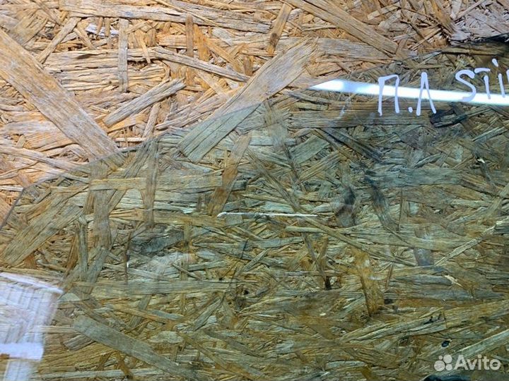 Стекло двери переднее левое Kia Stinger 2017-2021