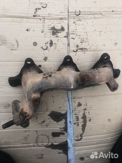 Коллектор правый 6G72