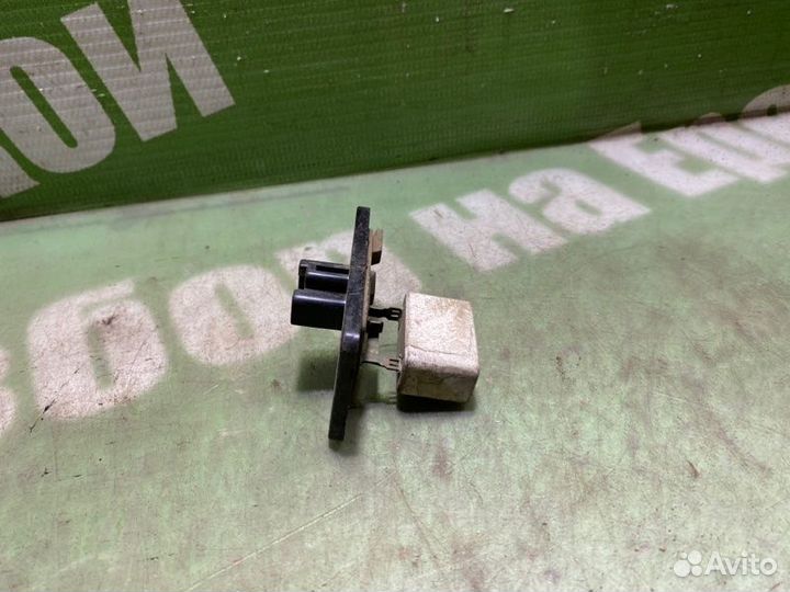 Реостат печки Toyota Vista SV40 4S-FE