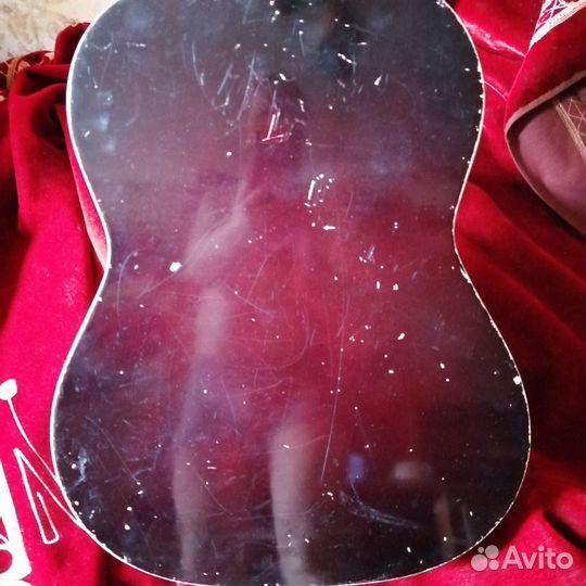 Акустическая Гитара Julia 6-ти струн. Нужен ремонт