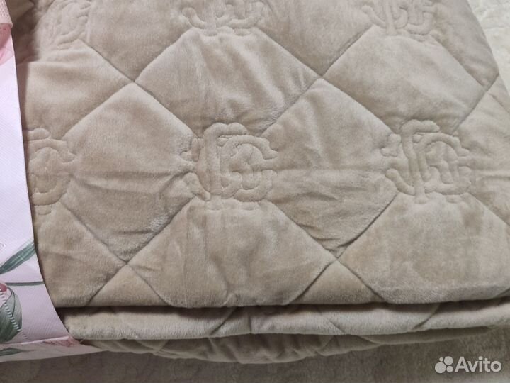 Покрывало на кровать новое 220*240 Бежевое