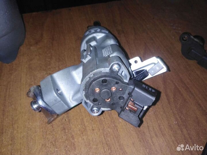 Замок зажигания Хендай Солярис 1.6 МКПП 2011г