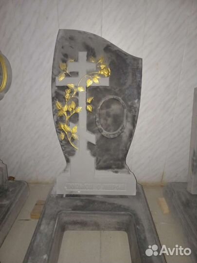 Памятник из бетона