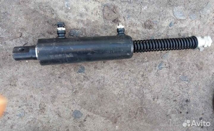 142.28.03.330 Гидроцилиндр леникса комбайн Акрос