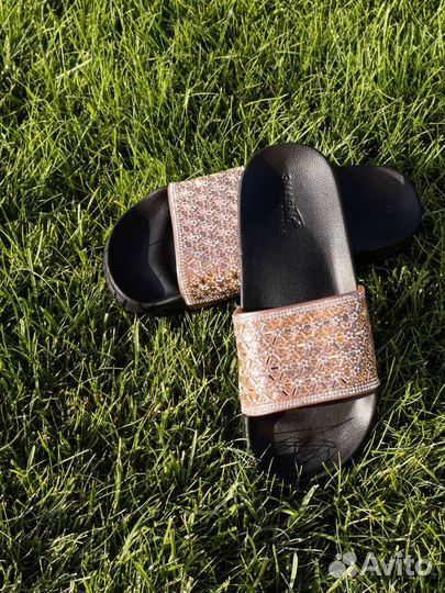 Шлепки новые женские