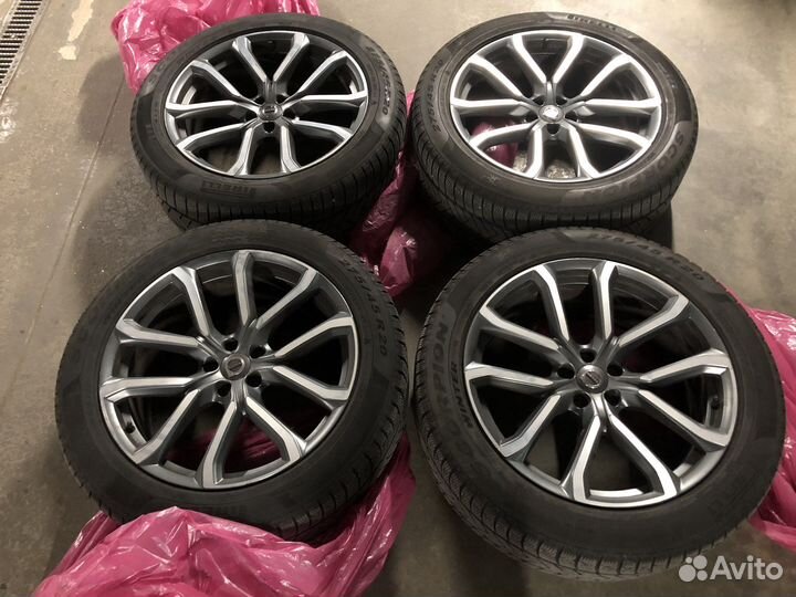 Продам комплект оригинальных колес Volvo