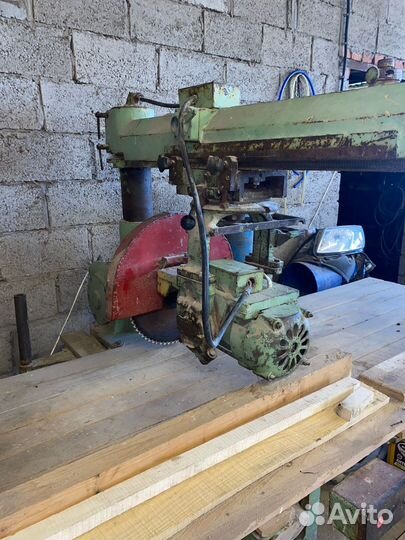 Торцовочный станок по дереву