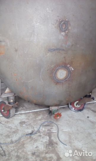 Емкость 1,6 куб нержавейка бочка колеса