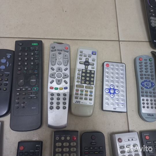 Пульты ду для телевизора 1 лотом