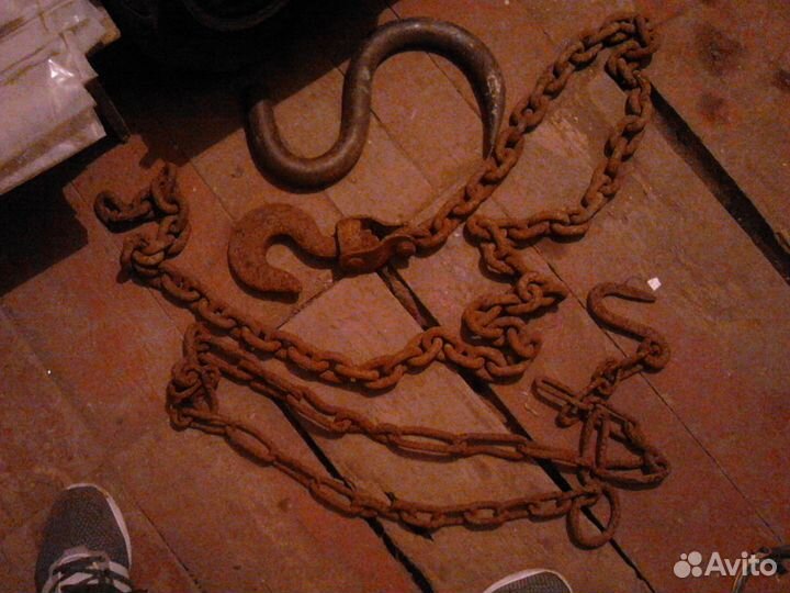 Крюки кружки круги чугунные жернова