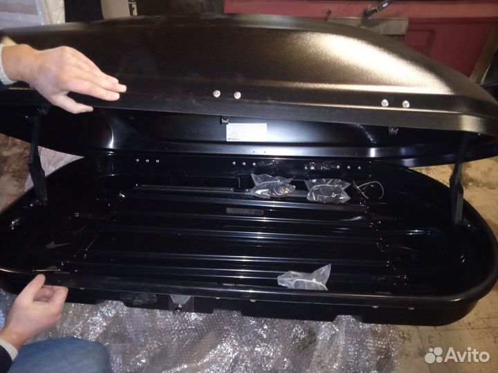 Автобокс на крышу автомобиля