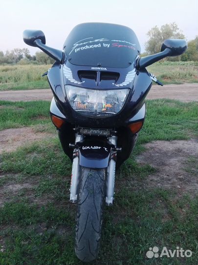 Honda CBR1000F