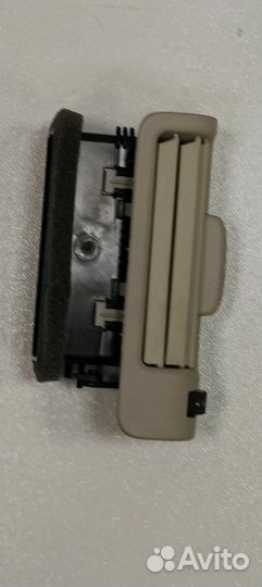 Дефлектор передний правый Audi Q7 2006г