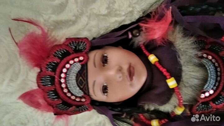 Фарфоровая интерьерная кукла индеец