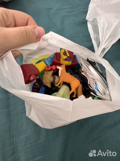 Детские игрушки из киндеров пакетом