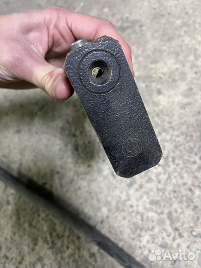 Замок навесной чугунный