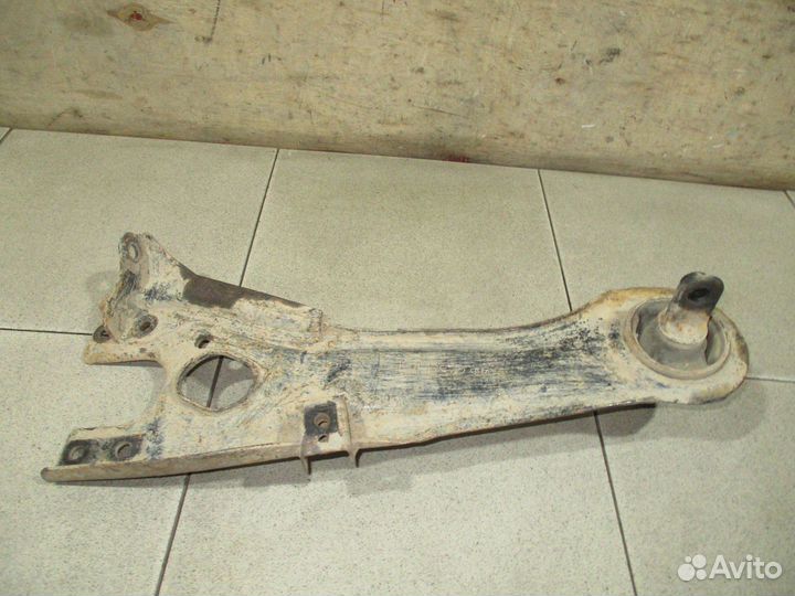 Рычаг задний продольный левый Hyundai Elantra 4