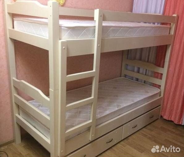 Двухъярусная кровать из массива