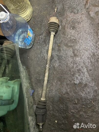 Полуось правая Nissan Almera N16 1,5 МКПП