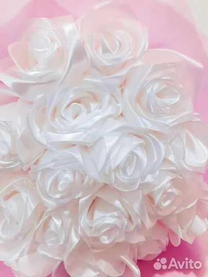 Букет из атласных роз