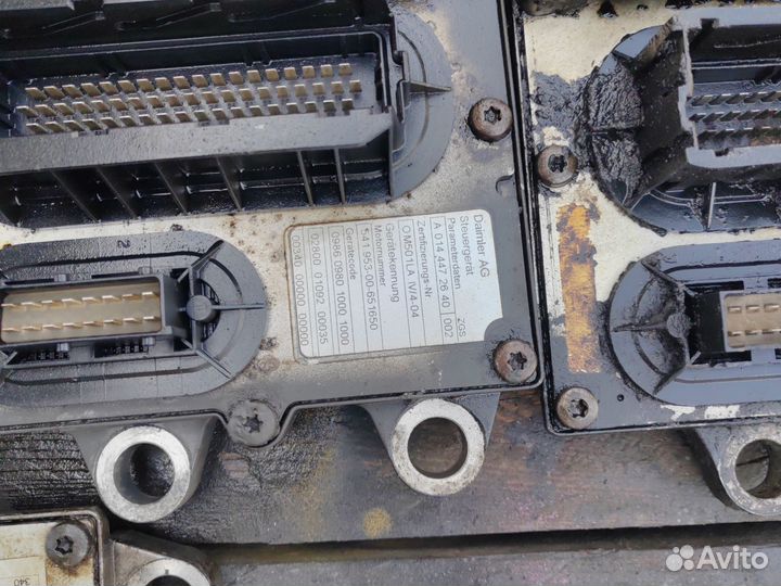 Продам блоки упр двигателем Mercedes Actros om501