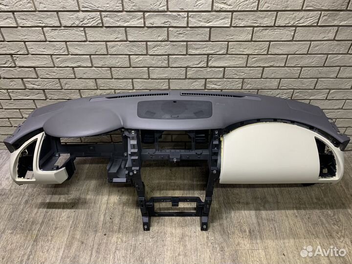 Infiniti QX56/QX80 Торпедо