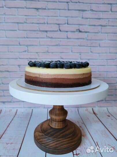 Тортовница на ножке