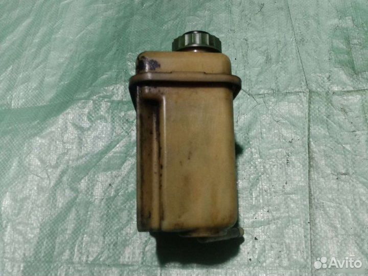 Бачок гидроусилителя Audi 100 седан 2.3I 1992