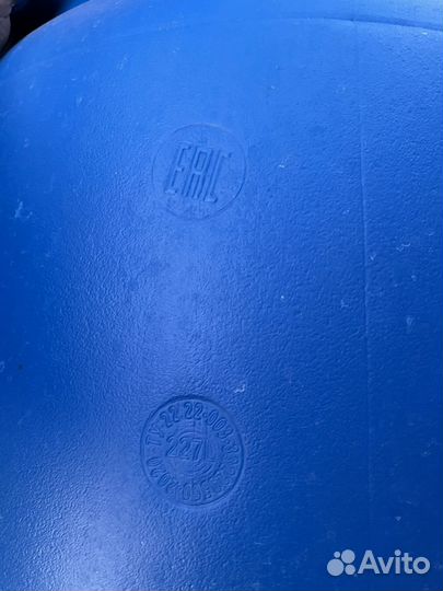 Бочка пластиковая 227 литров с крышкой