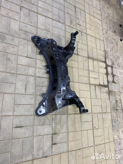 Передний подрамник Corolla Е210