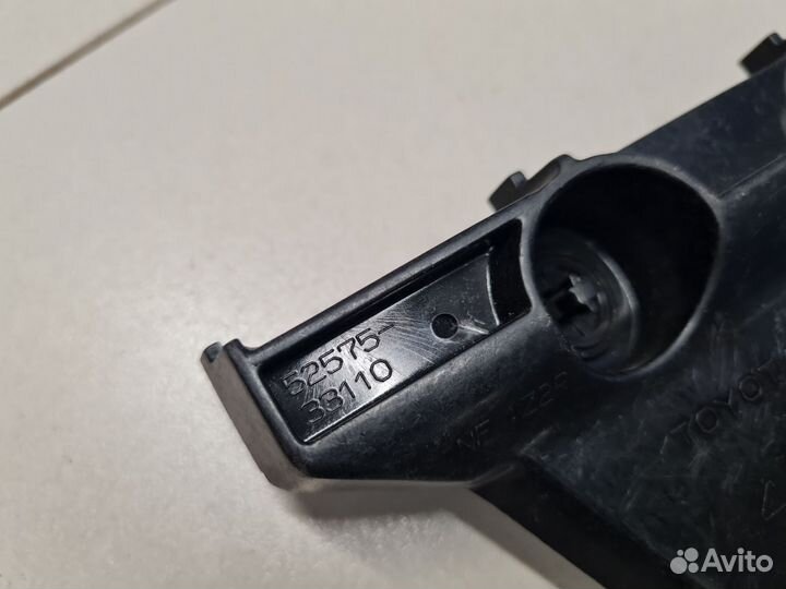 Кронштейн заднего бампера правый Toyota Camry V40 2006-2011