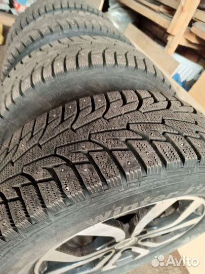 Hankook Winter I'Pike RS2 W429 215/65 R16 98T