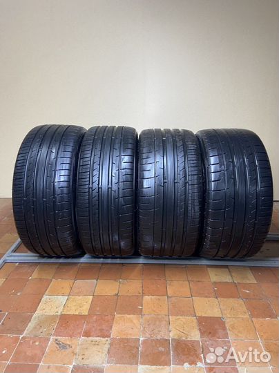 Dunlop SP Sport Maxx 050+ 235/40 R18 и 255/35 R18 95Y
