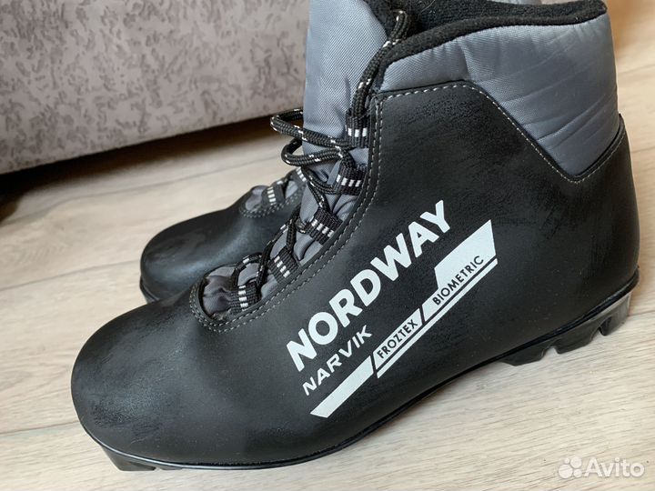 Лыжные ботинки 40