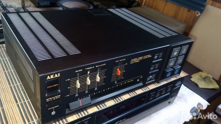 Akai AM-M20