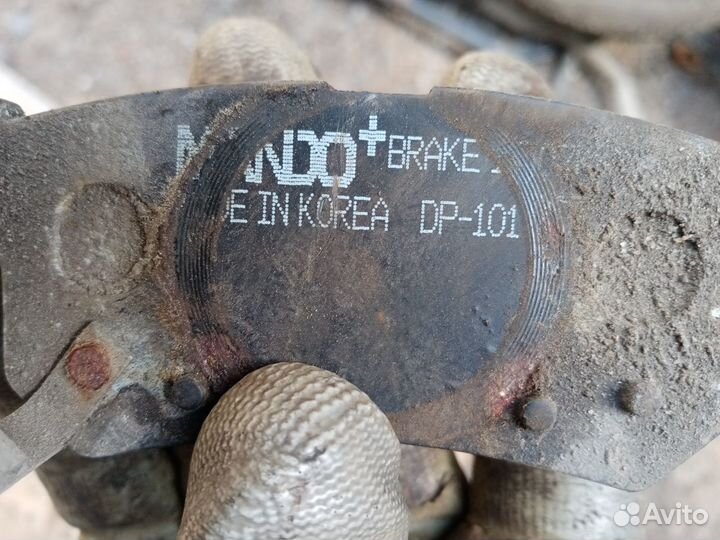 Колодки тормозные задние на Сан Енг Рекстон II 07г